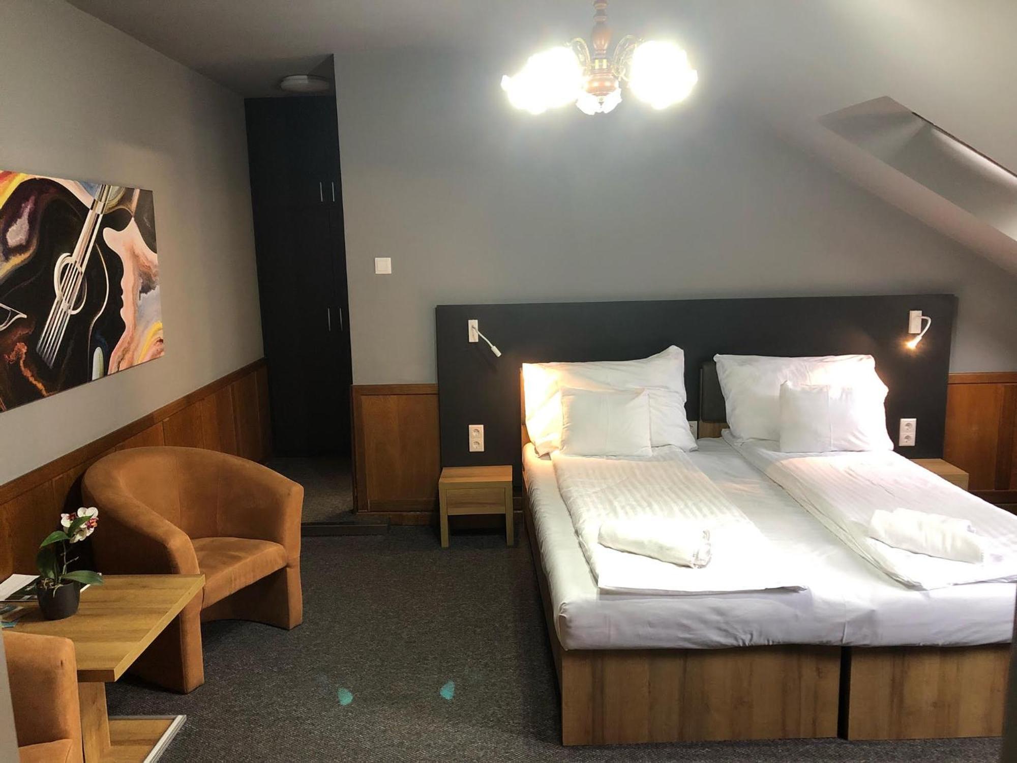 Svajci Lak Panzio Bed and Breakfast Nyíregyháza Εξωτερικό φωτογραφία