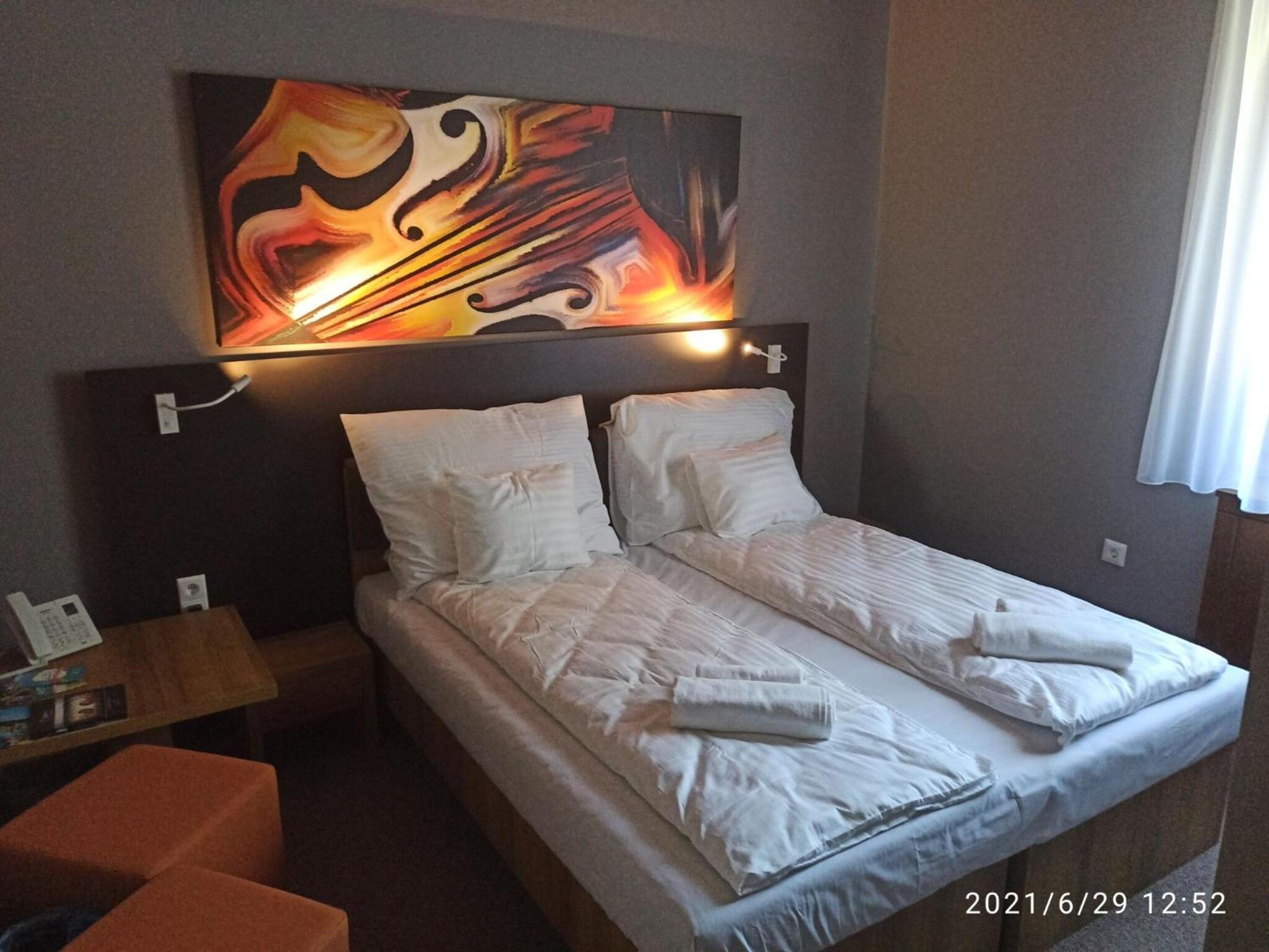 Svajci Lak Panzio Bed and Breakfast Nyíregyháza Εξωτερικό φωτογραφία