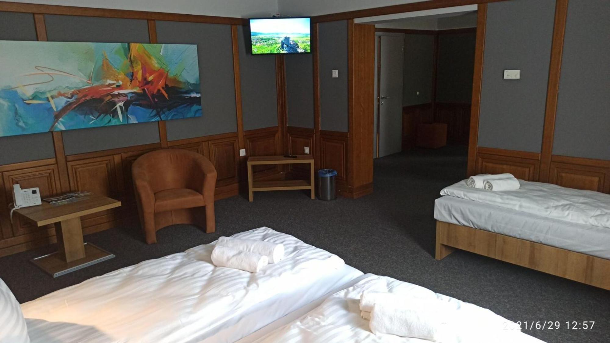 Svajci Lak Panzio Bed and Breakfast Nyíregyháza Εξωτερικό φωτογραφία