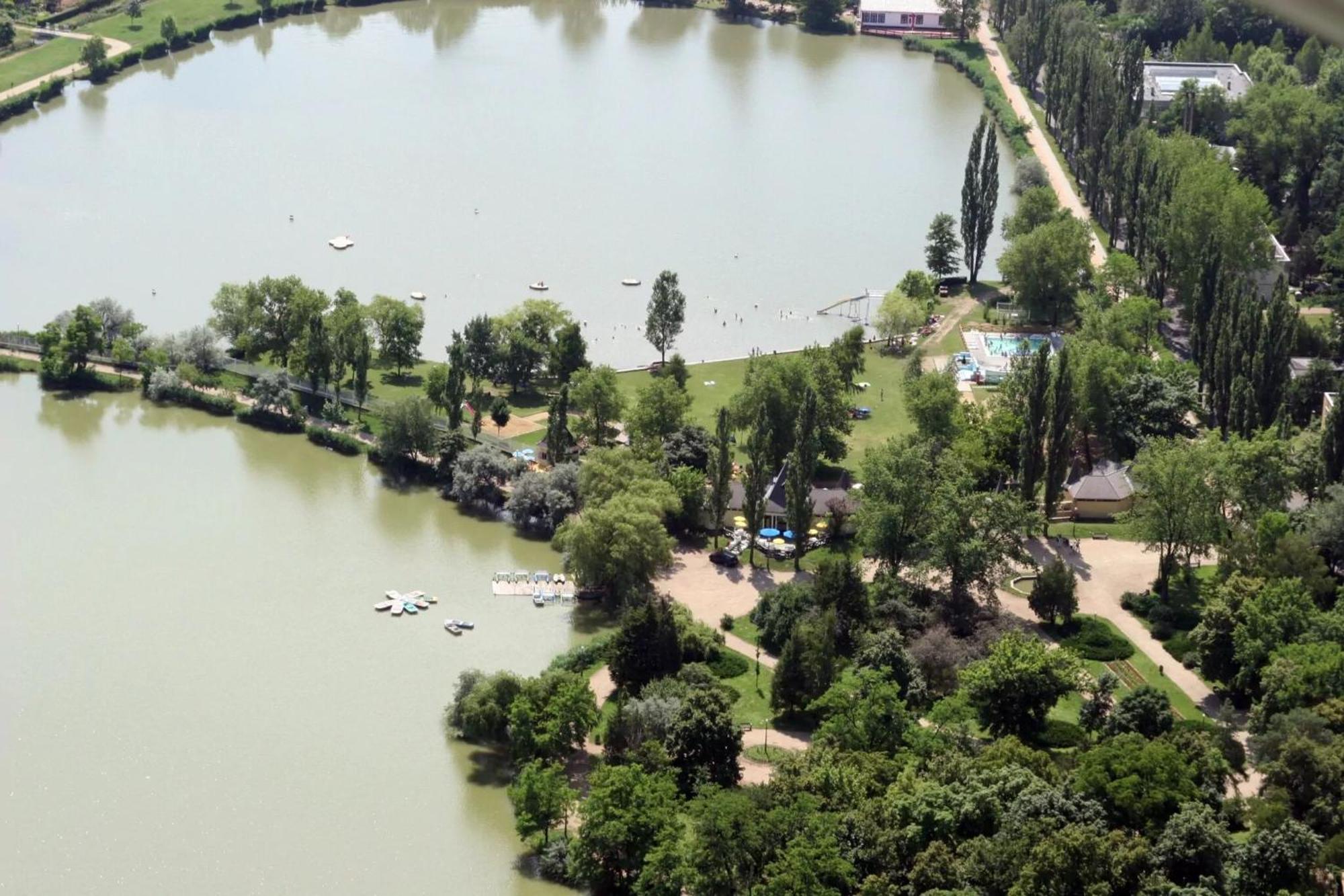 Svajci Lak Panzio Bed and Breakfast Nyíregyháza Εξωτερικό φωτογραφία